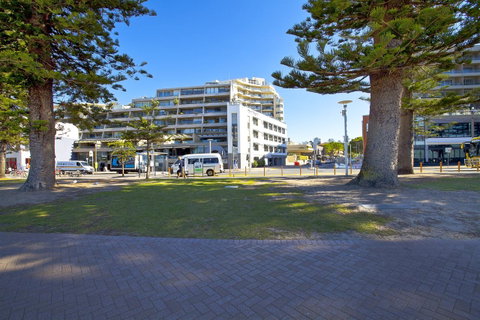 Manly Paradise Motel & Apartments - Kawana Tourism 20