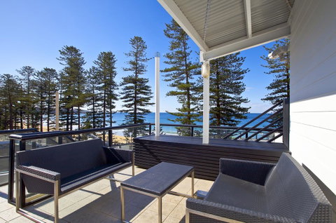 Manly Paradise Motel & Apartments - Kawana Tourism 15