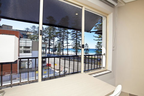 Manly Paradise Motel & Apartments - Kawana Tourism 10