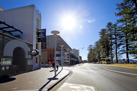Manly Paradise Motel & Apartments - Kawana Tourism 5