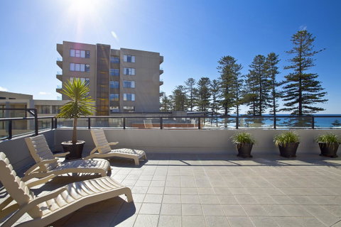 Manly Paradise Motel & Apartments - Kawana Tourism 7