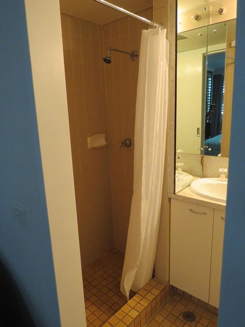 Manly Paradise Motel & Apartments - Kawana Tourism 38