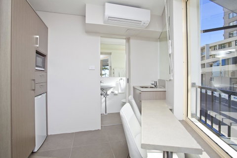 Manly Paradise Motel & Apartments - Kawana Tourism 6