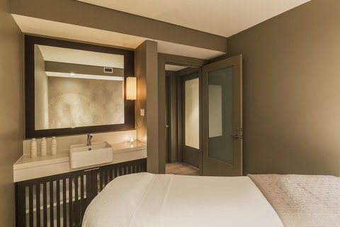 Swissotel Sydney - Kawana Tourism 22