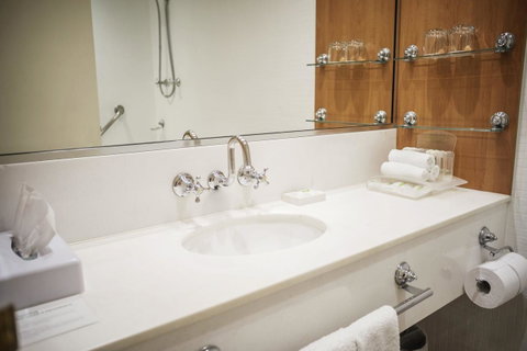 Sydney Harbour Hotel - Kawana Tourism 24