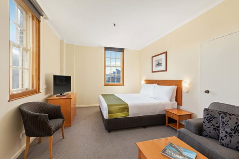 Sydney Harbour Hotel - Kawana Tourism 5