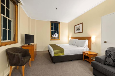 Sydney Harbour Hotel - Kawana Tourism 4
