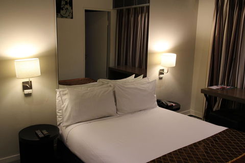Kirketon Hotel Sydney - Kawana Tourism 9