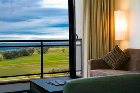 Best Western City Sands - Kawana Tourism 4