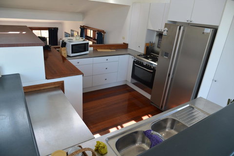 The Boat House - Kawana Tourism 14