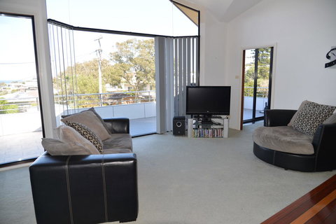 The Boat House - Kawana Tourism 9