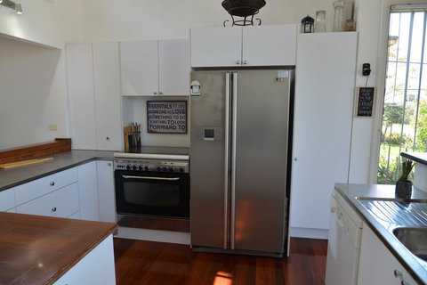 The Boat House - Kawana Tourism 13