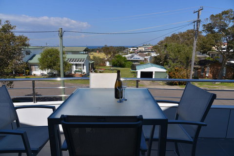 The Boat House - Kawana Tourism 2