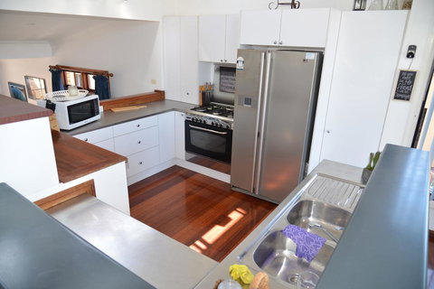 The Boat House - Kawana Tourism 5