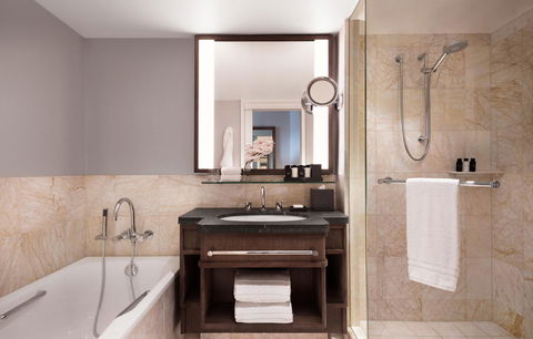 Four Seasons Hotel Sydney - Kawana Tourism 5