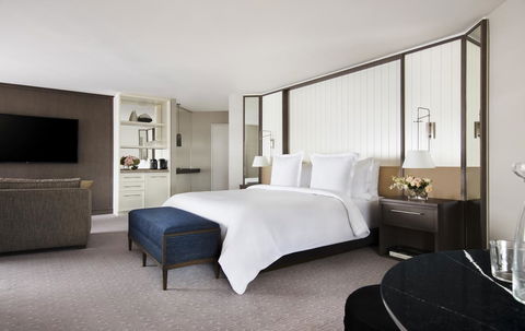 Four Seasons Hotel Sydney - Kawana Tourism 2