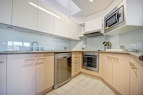 Charlesworth Bay Beach Resort - Kawana Tourism 17