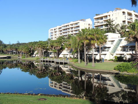 Charlesworth Bay Beach Resort - Kawana Tourism 0