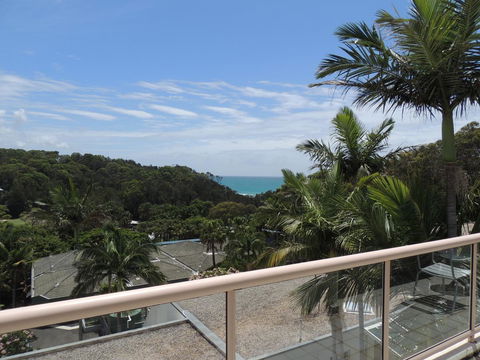Charlesworth Bay Beach Resort - Kawana Tourism 8