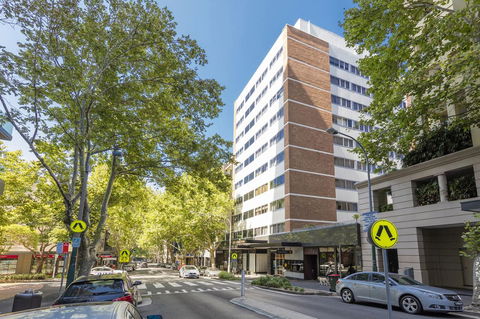 Macleay Hotel - Kawana Tourism 1