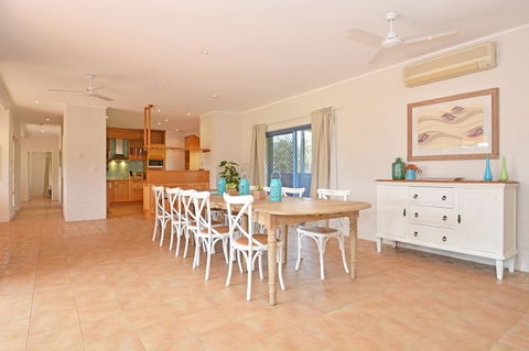 JE Guesthouse, Central To All The Hunter Valley Has To Offer - Kawana Tourism 7