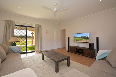 JE Guesthouse, Central To All The Hunter Valley Has To Offer - Kawana Tourism 4