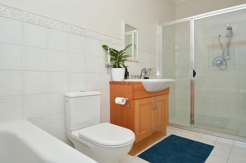 JE Guesthouse, Central To All The Hunter Valley Has To Offer - Kawana Tourism 22