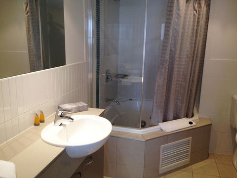 BASE Holidays - Ettalong Beach Premium Apartments - Kawana Tourism 39