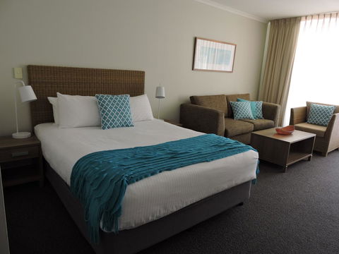 BASE Holidays - Ettalong Beach Premium Apartments - Kawana Tourism 11
