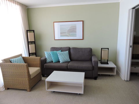 BASE Holidays - Ettalong Beach Premium Apartments - Kawana Tourism 17