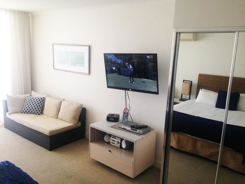 BASE Holidays - Ettalong Beach Premium Apartments - Kawana Tourism 32