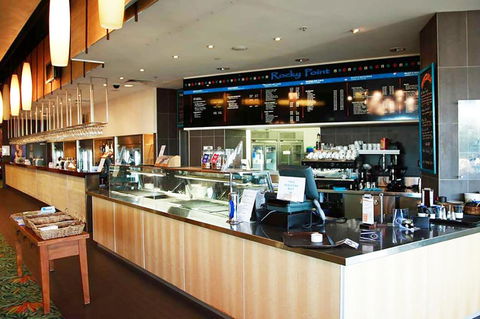BASE Holidays - Ettalong Beach Premium Apartments - Kawana Tourism 2