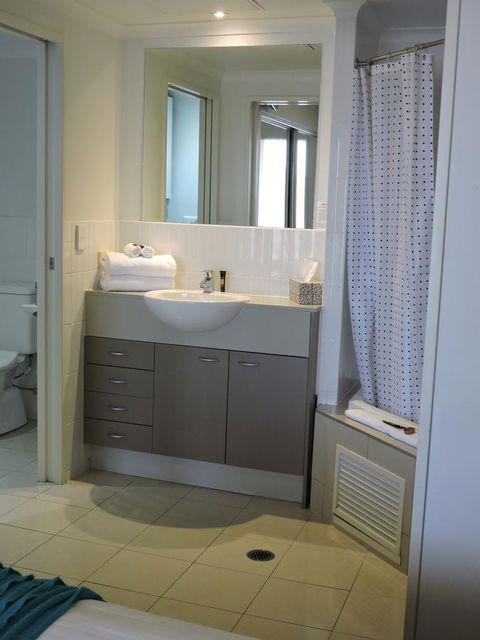 BASE Holidays - Ettalong Beach Premium Apartments - Kawana Tourism 8