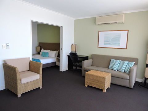 BASE Holidays - Ettalong Beach Premium Apartments - Kawana Tourism 9