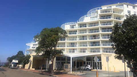 BASE Holidays - Ettalong Beach Premium Apartments - Kawana Tourism 0