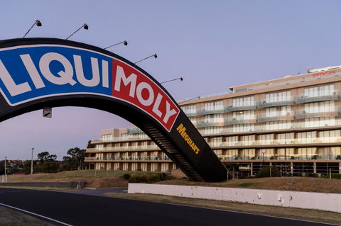 Rydges Mount Panorama Bathurst - Kawana Tourism 0