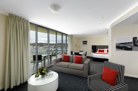 Rydges Mount Panorama Bathurst - Kawana Tourism 21