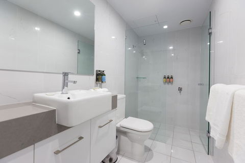 The Lucky Hotel - Kawana Tourism 5