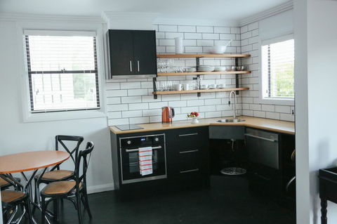 99 Hill Street Apartments - Kawana Tourism 22