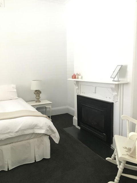 99 Hill Street Apartments - Kawana Tourism 3