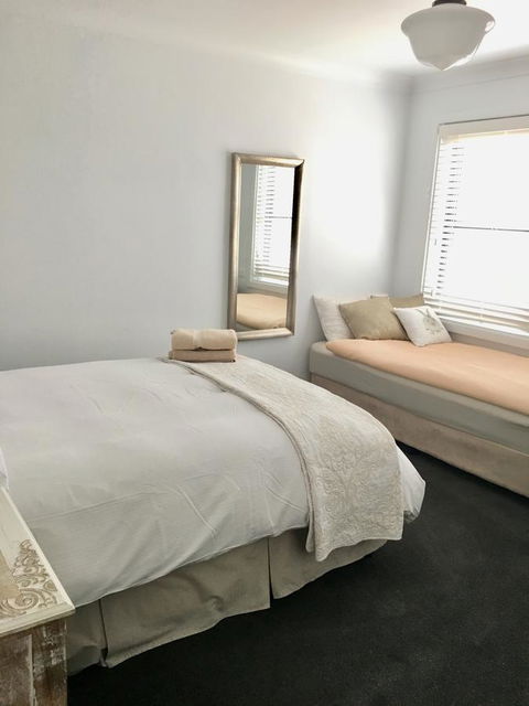 99 Hill Street Apartments - Kawana Tourism 5