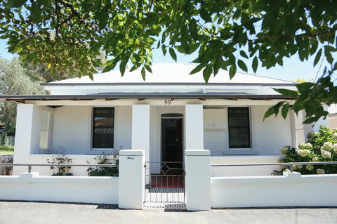 99 Hill Street Apartments - Kawana Tourism 0