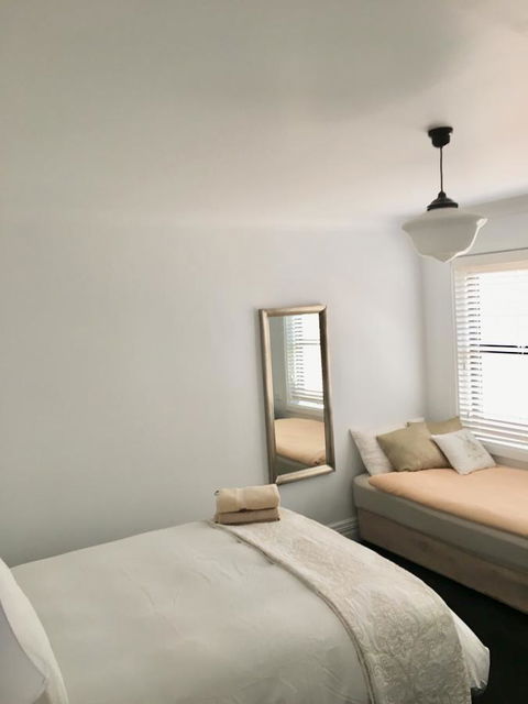99 Hill Street Apartments - Kawana Tourism 6