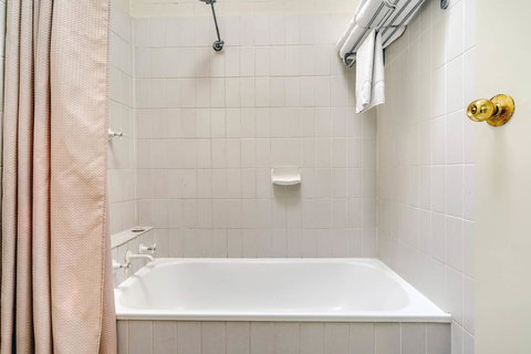 Prince Of Wales Hotel - Kawana Tourism 4