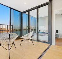 Brand New 3 Bedrooms Apt with Waterfront View - Kawana Tourism