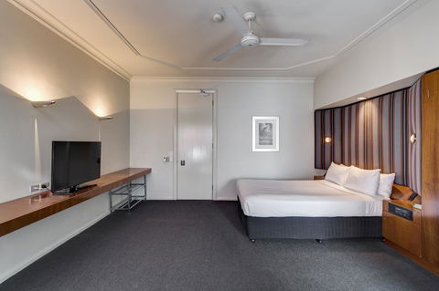 Regents Court Sydney - Kawana Tourism 4