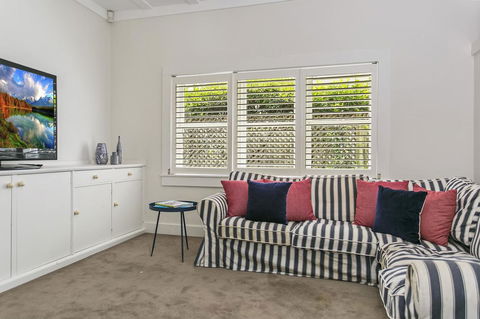 Summery, Spacious 4 Bed Home In Kurraba Point - Kawana Tourism 12