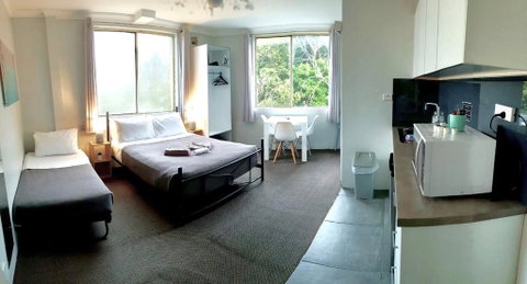 Manly Beachside Apartments - Kawana Tourism 8