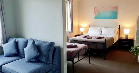 Manly Beachside Apartments - Kawana Tourism 3
