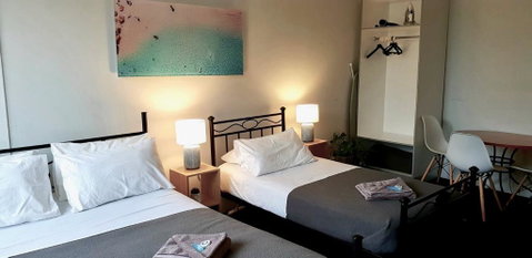 Manly Beachside Apartments - Kawana Tourism 7